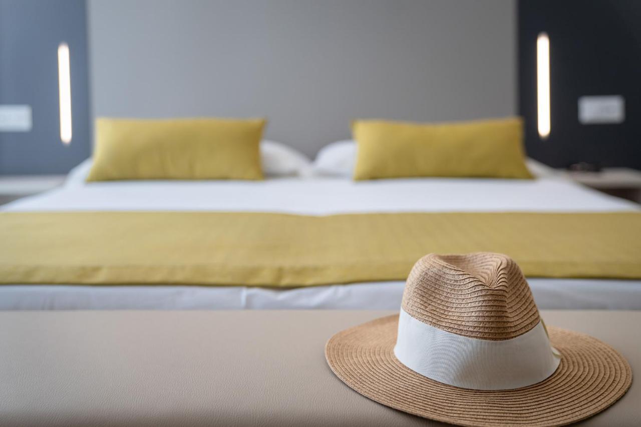 Hotel Marisa Каорле Екстериор снимка