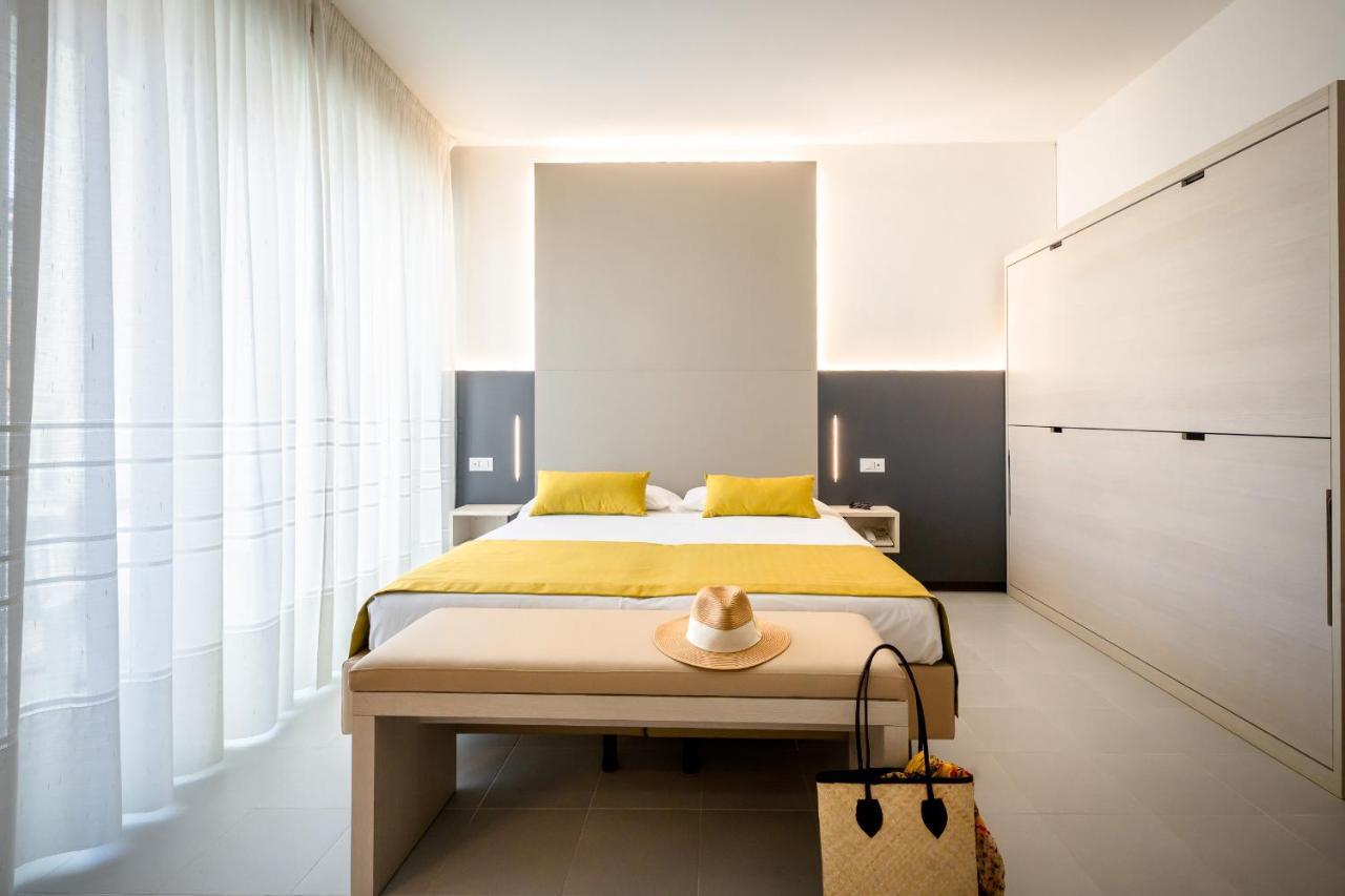 Hotel Marisa Каорле Екстериор снимка