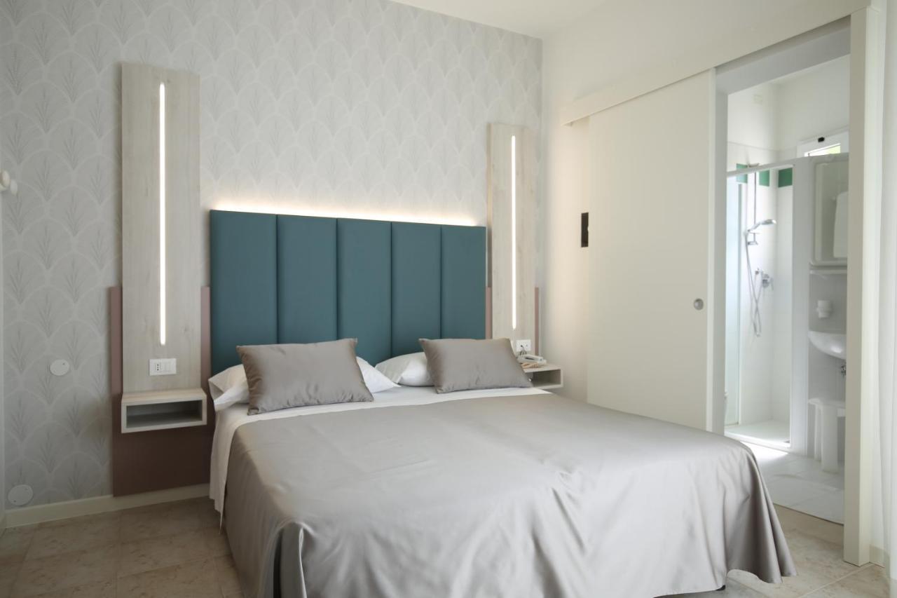 Hotel Marisa Каорле Екстериор снимка