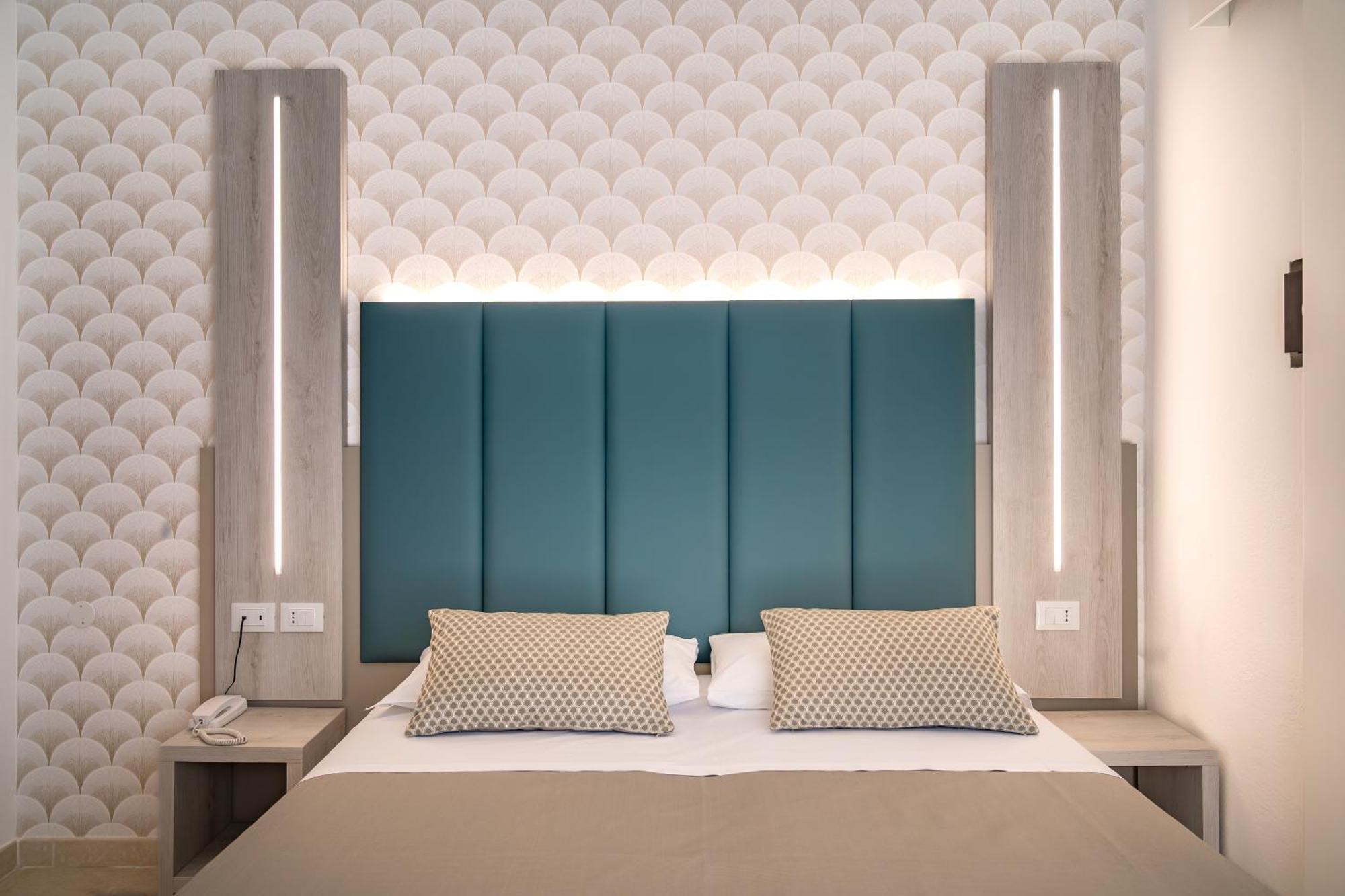 Hotel Marisa Каорле Екстериор снимка