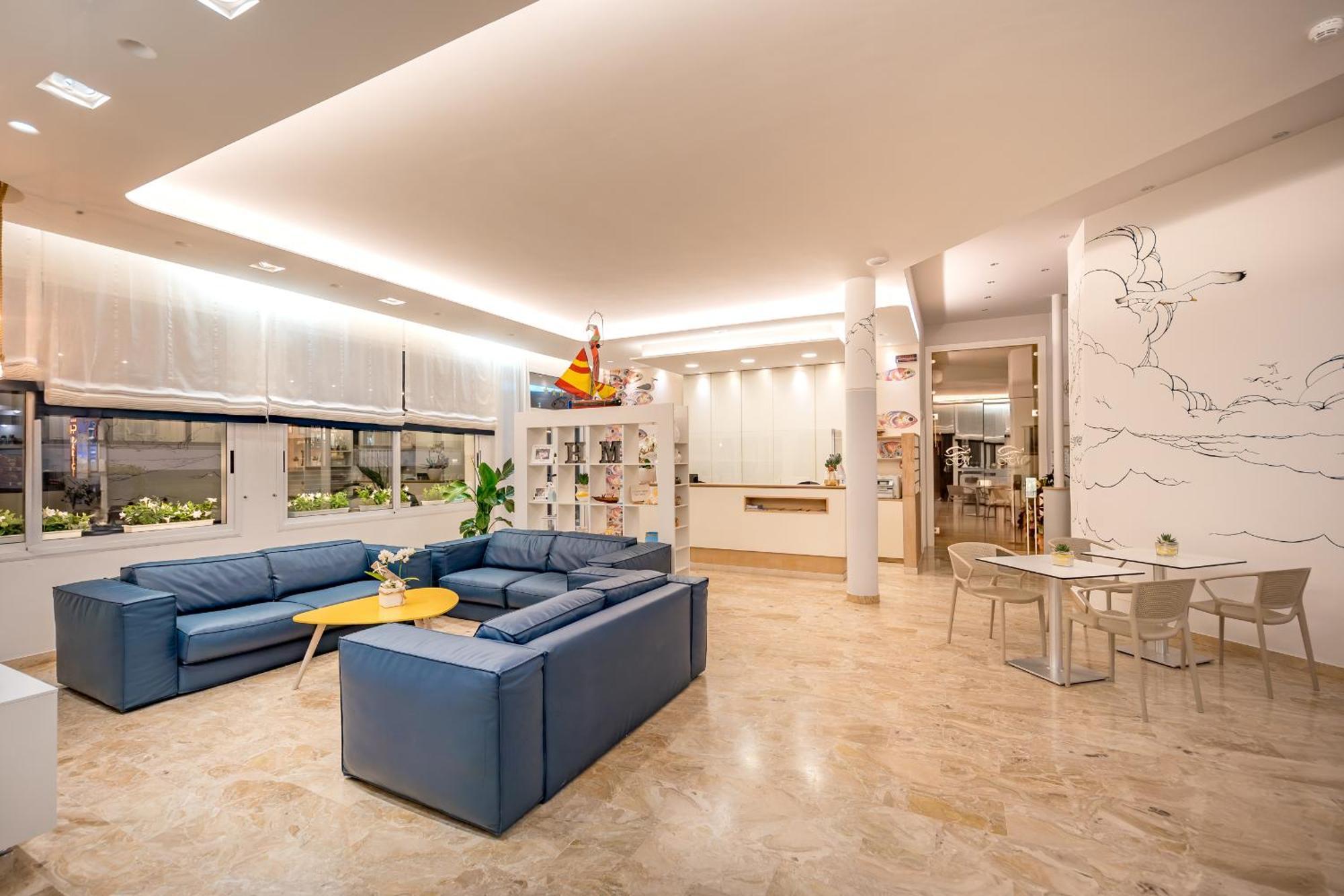 Hotel Marisa Каорле Екстериор снимка